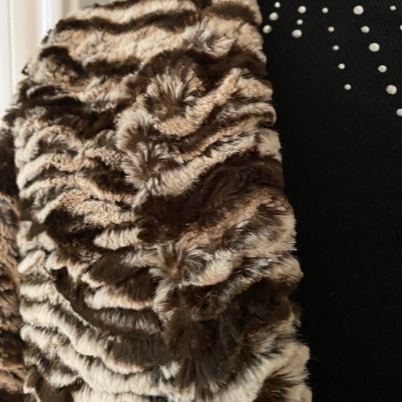 Pre-owned Adrienne Landau Faux Fur Brown Coat/Jacket, size M - Picture 4 of 15